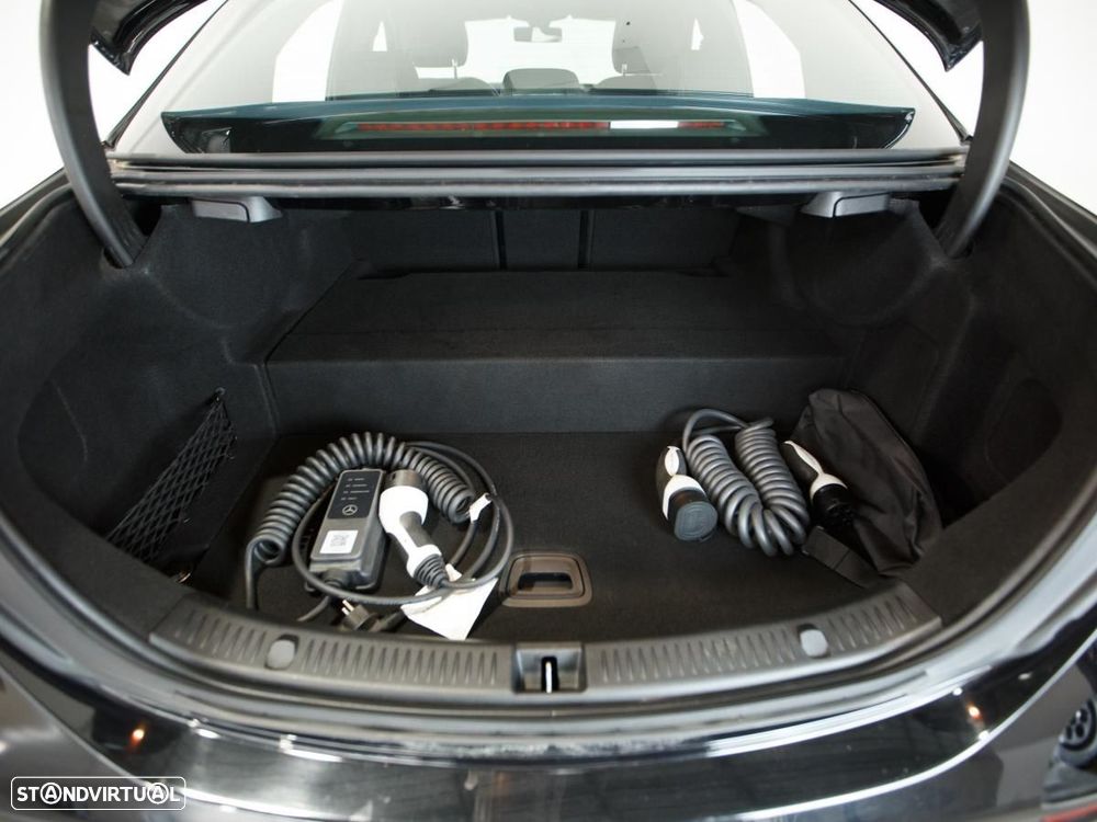 Mercedes-Benz E 300 de AMG Line - 12