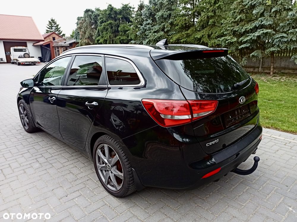Kia Ceed 1.6 CRDi GT Line - 4