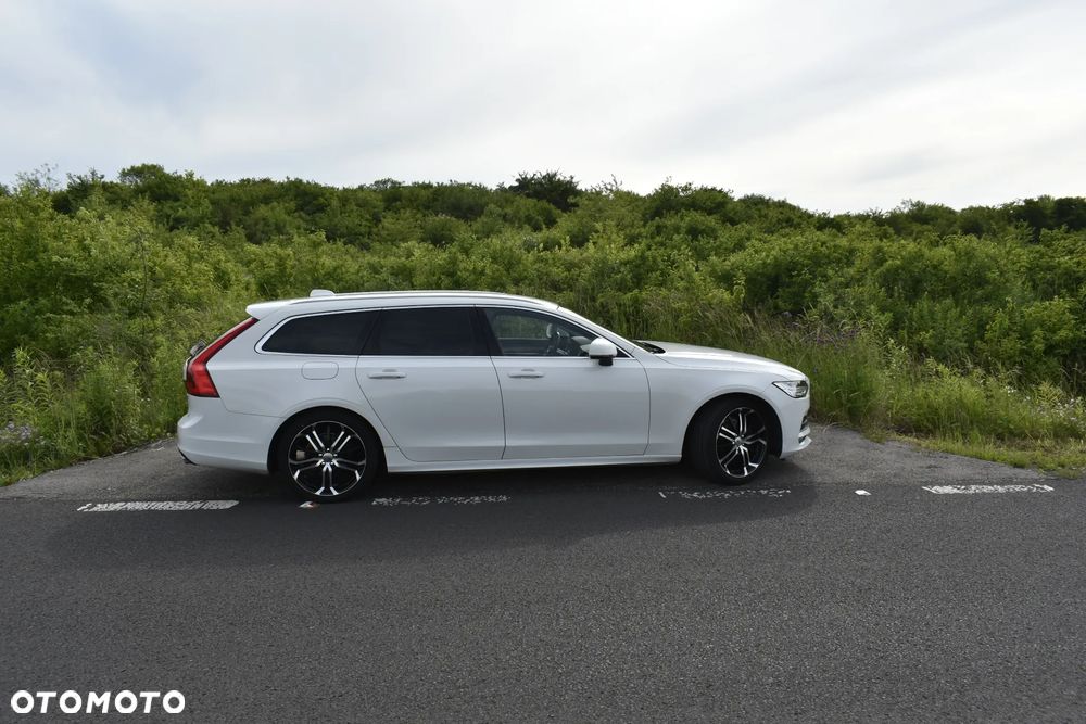 Volvo V90 D4 Momentum Pro - 32