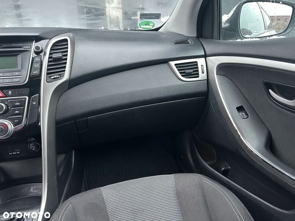 Hyundai i30 1.6 CRDi Classic + - 10