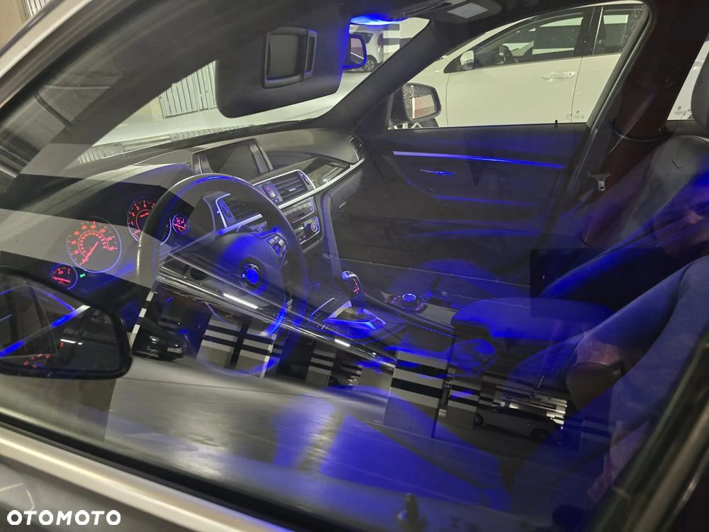 BMW Seria 3 330e iPerformance - 14