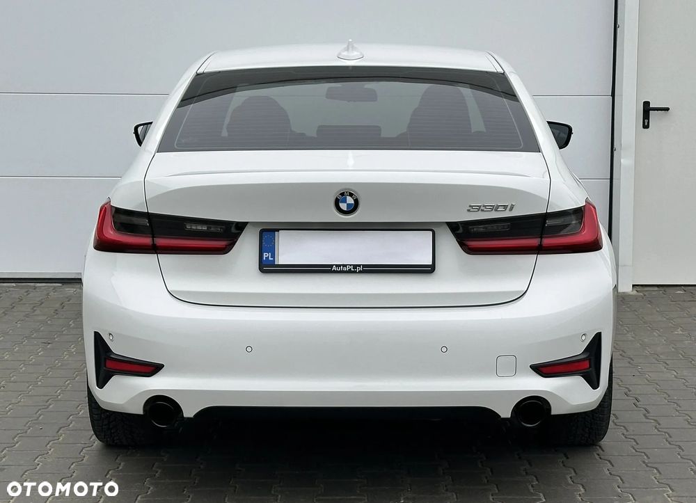 BMW Seria 3 330i Sport - 7