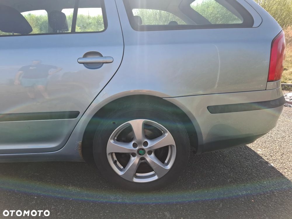 Skoda Octavia 1.6 Tour - 9