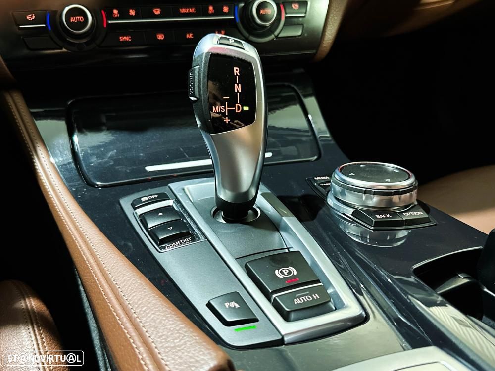 BMW 520 d Pack Desportivo M Auto - 46