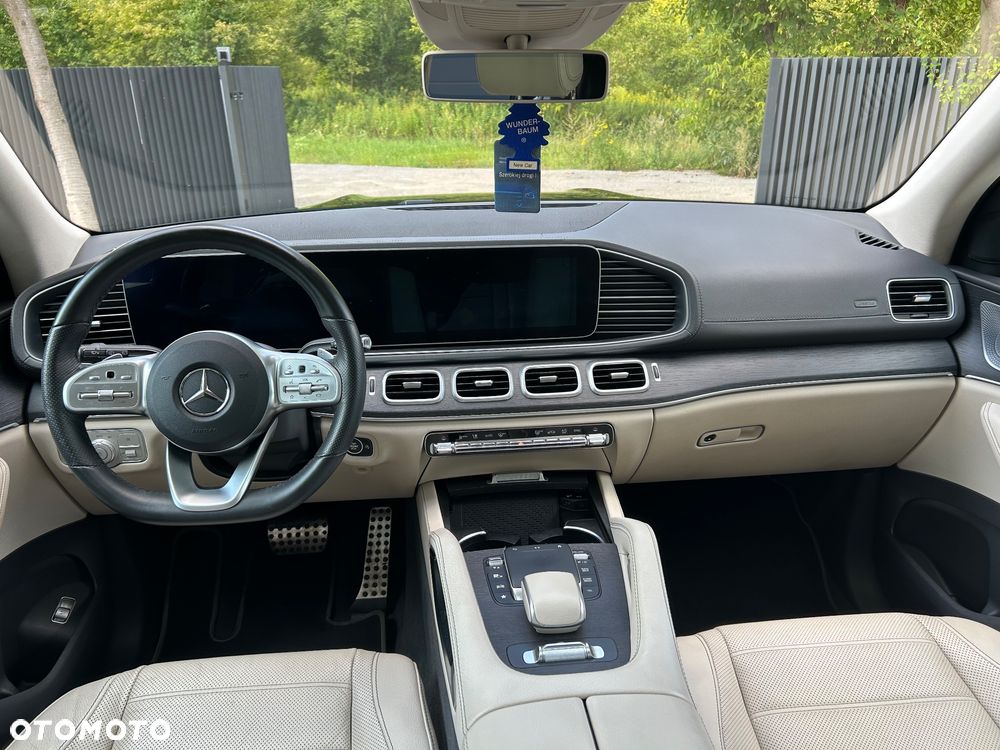 Mercedes-Benz GLS - 23