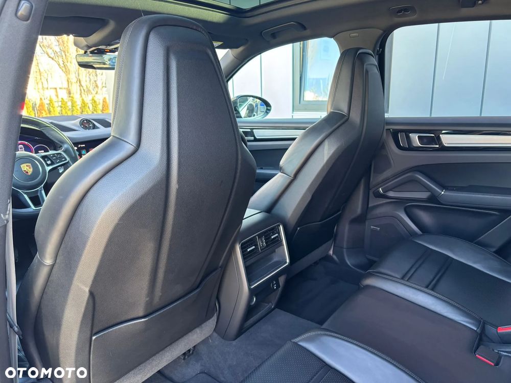 Porsche Cayenne Platinum Edition - 9