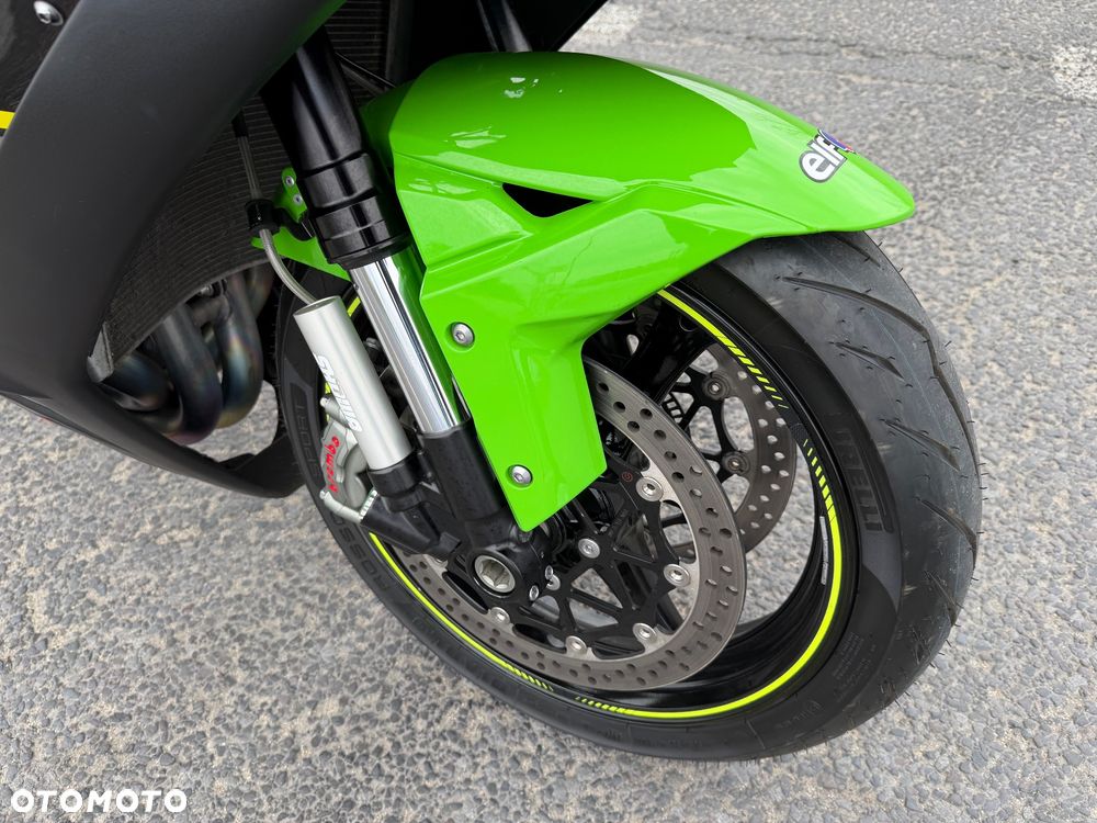 Kawasaki ZXR - 12