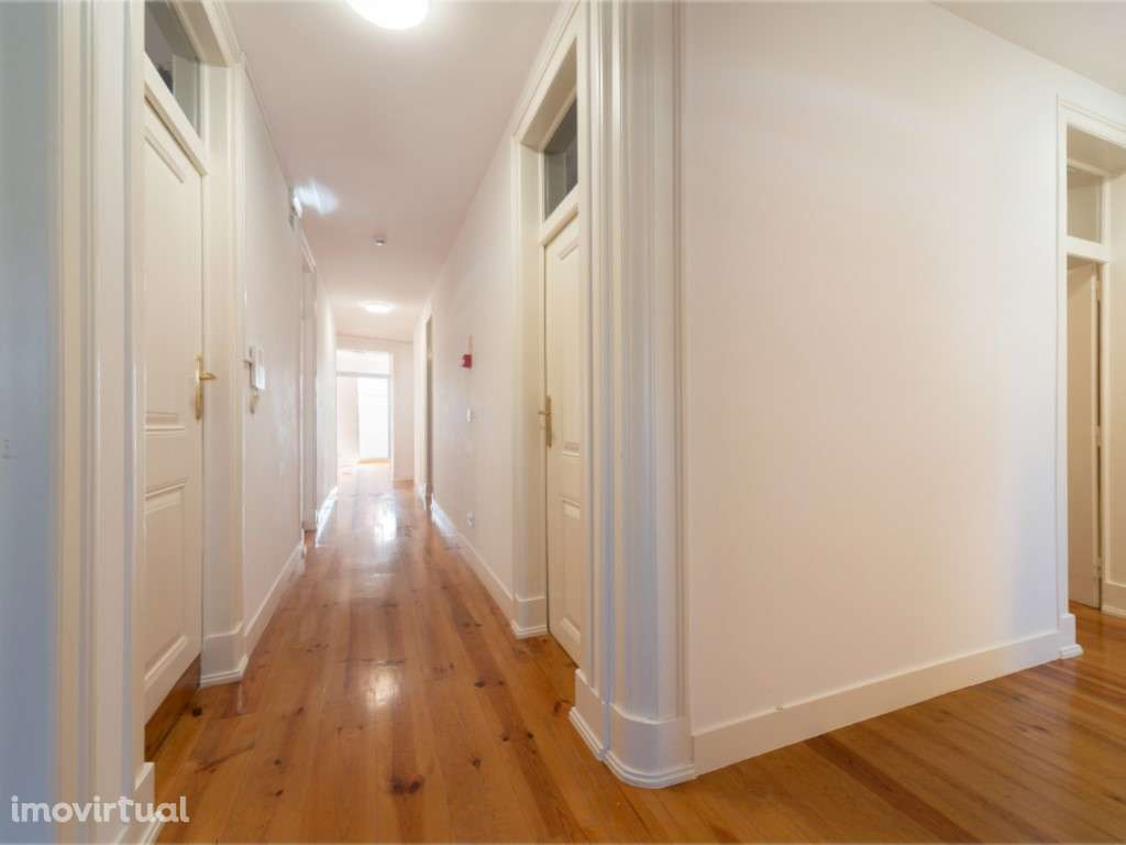 Apartamento, Arrendar, T4 Vista Rio - Av 24 de Julho - Grande imagem: 3/26