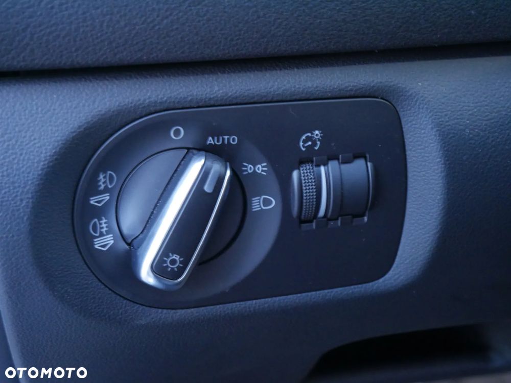 Audi A3 Sportback 1.4 TFSI S line Sportpaket (plus) - 25