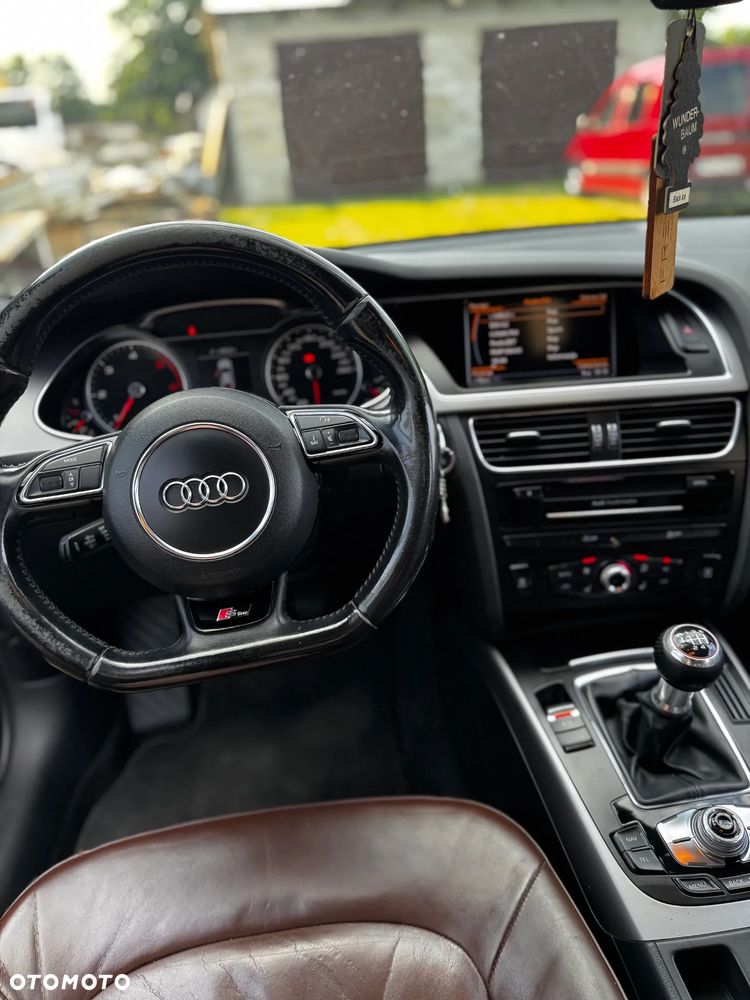 Audi A4 Limousine - 8
