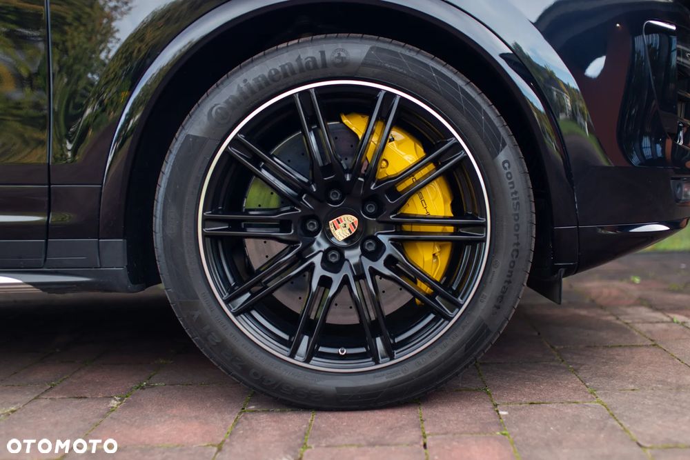 Porsche Cayenne Turbo S - 5
