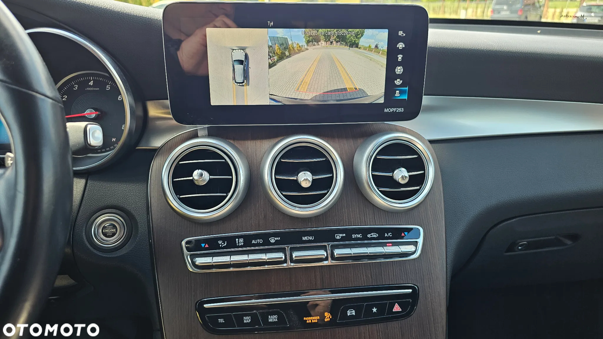 Mercedes-Benz GLC 300 4Matic 9G-TRONIC AMG Line - 24