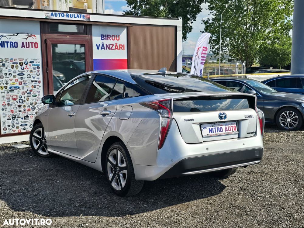 Toyota Prius Hybrid Executive - 5