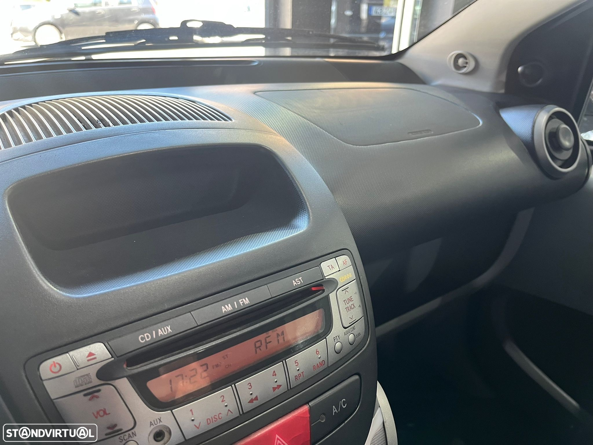 Toyota Aygo 1.0 Blue Edition - 19
