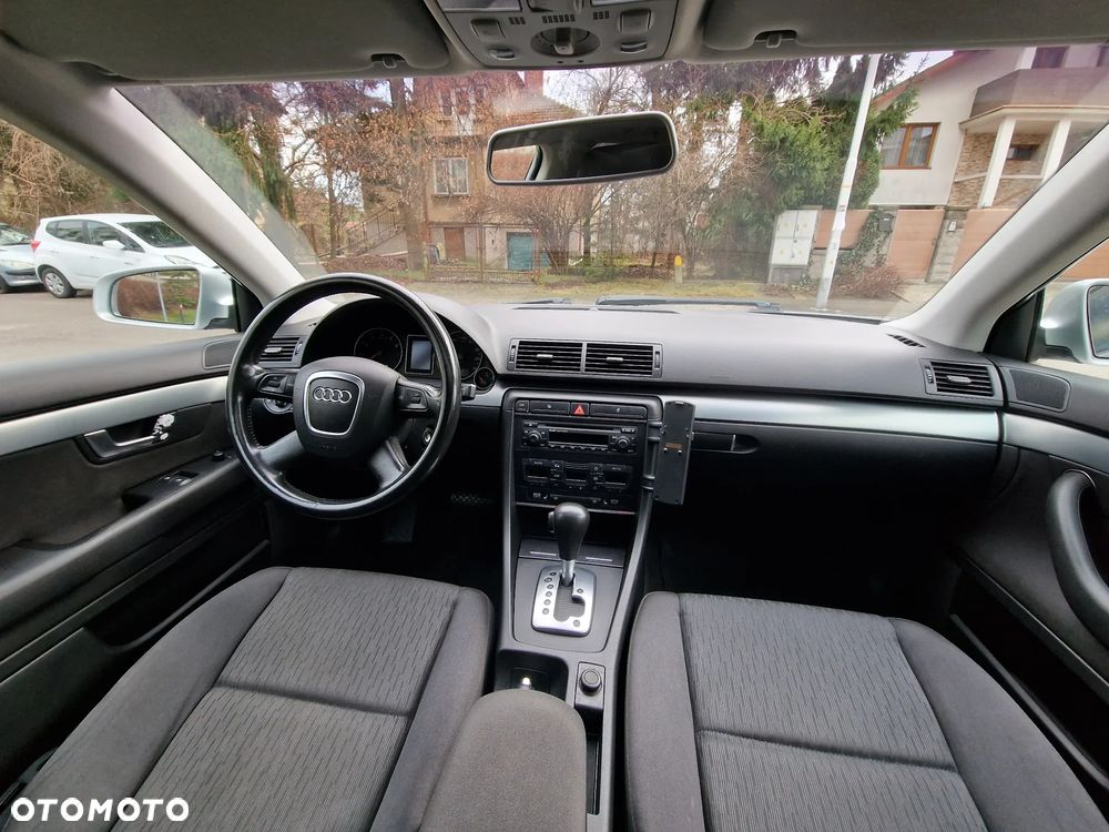 Audi A4 Avant - 25