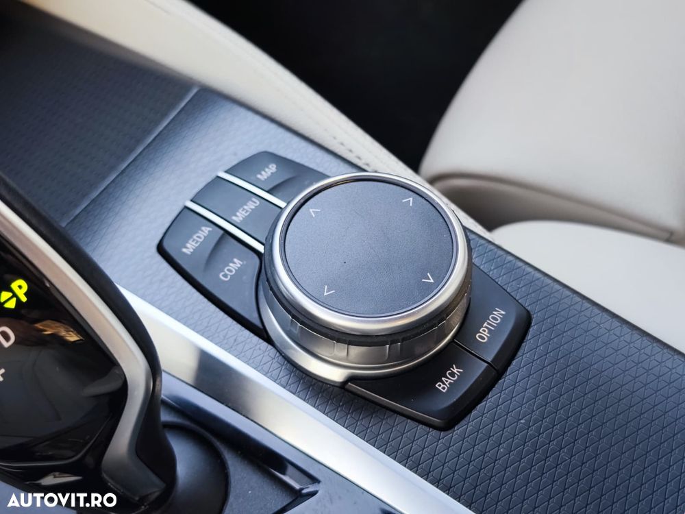 BMW Seria 5 530i xDrive AT MHEV - 25