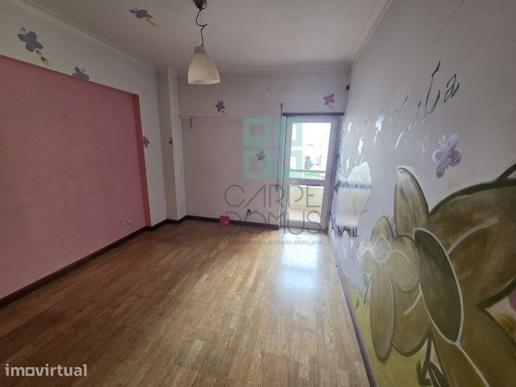 Apartamento T3 para renovar no Carregado - Grande imagem: 3/53