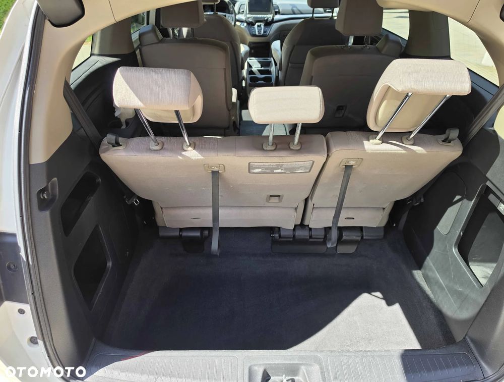 Honda Odyssey 3.5 LX - 7