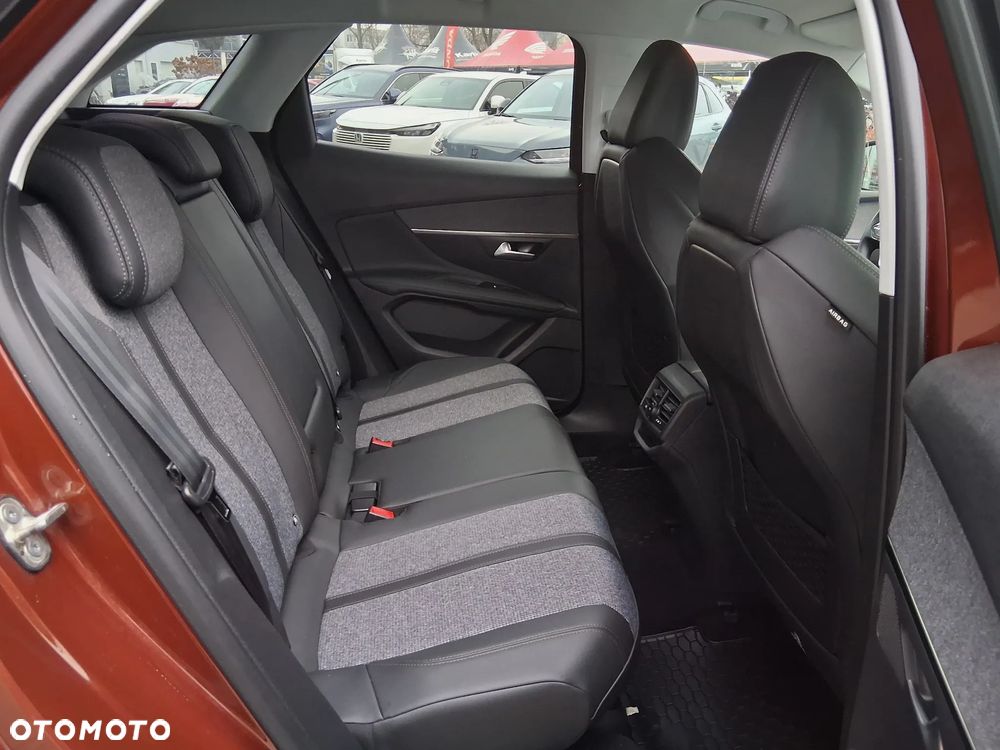 Peugeot 3008 1.2 PureTech Allure S&S EAT8 - 15