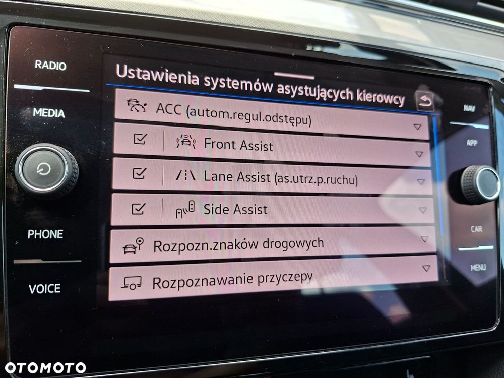 Volkswagen Passat - 30