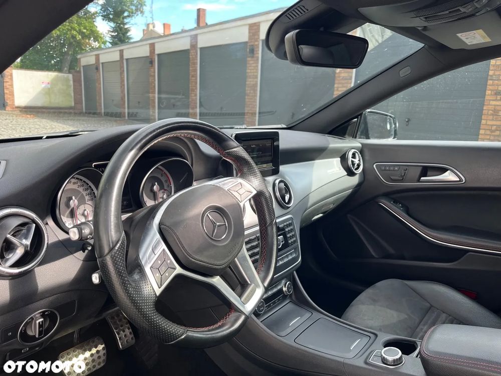 Mercedes-Benz CLA 220 d 7G-DCT AMG Line - 8