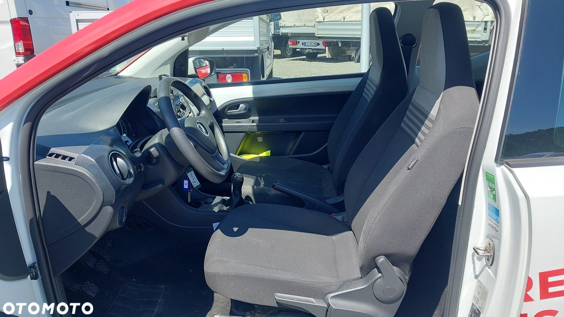 Volkswagen up! Standard - 19
