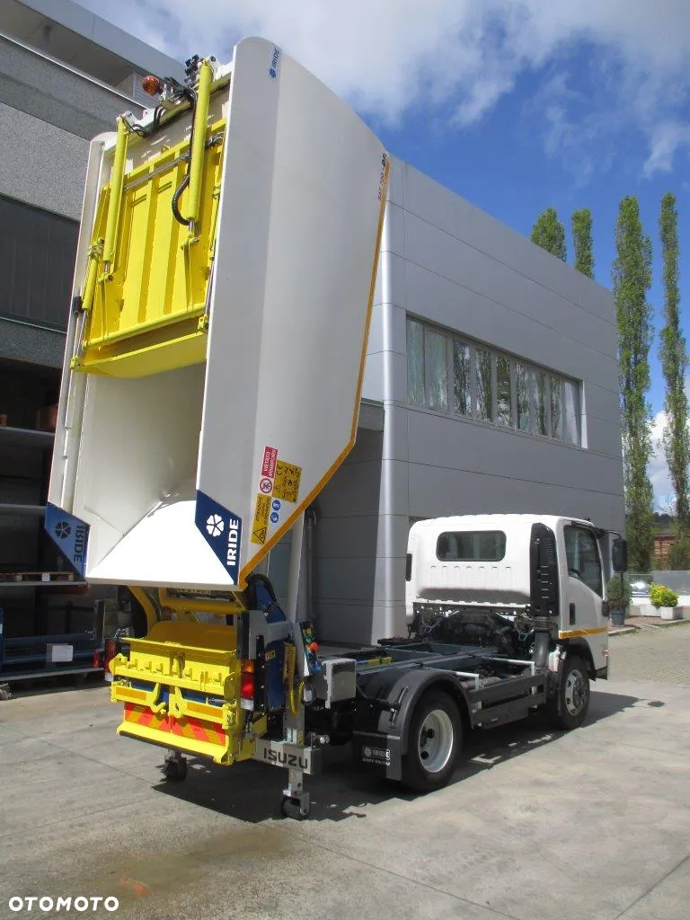 Isuzu p75 śmieciarka z nową zabudową IRIDE - 10