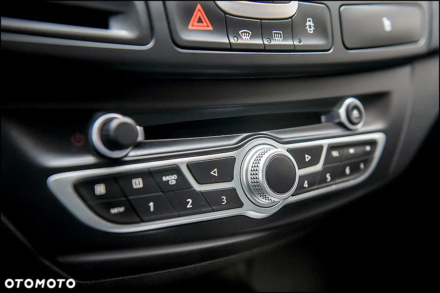 Renault Laguna dCi 150 FAP Start-Stop GT - 24