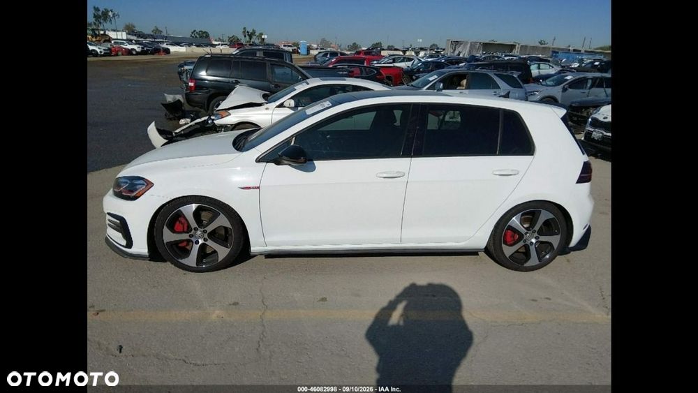 Volkswagen Golf - 8