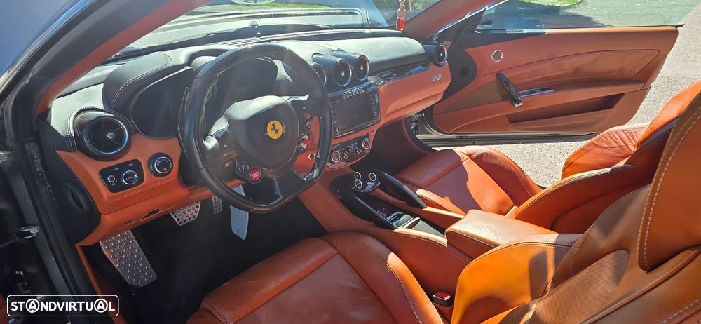 Ferrari FF 6.3 V12 - 21