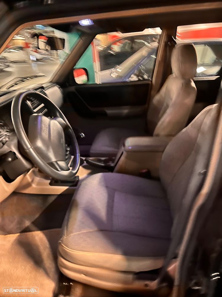 Jeep Cherokee 2.5 TD Sport - 6