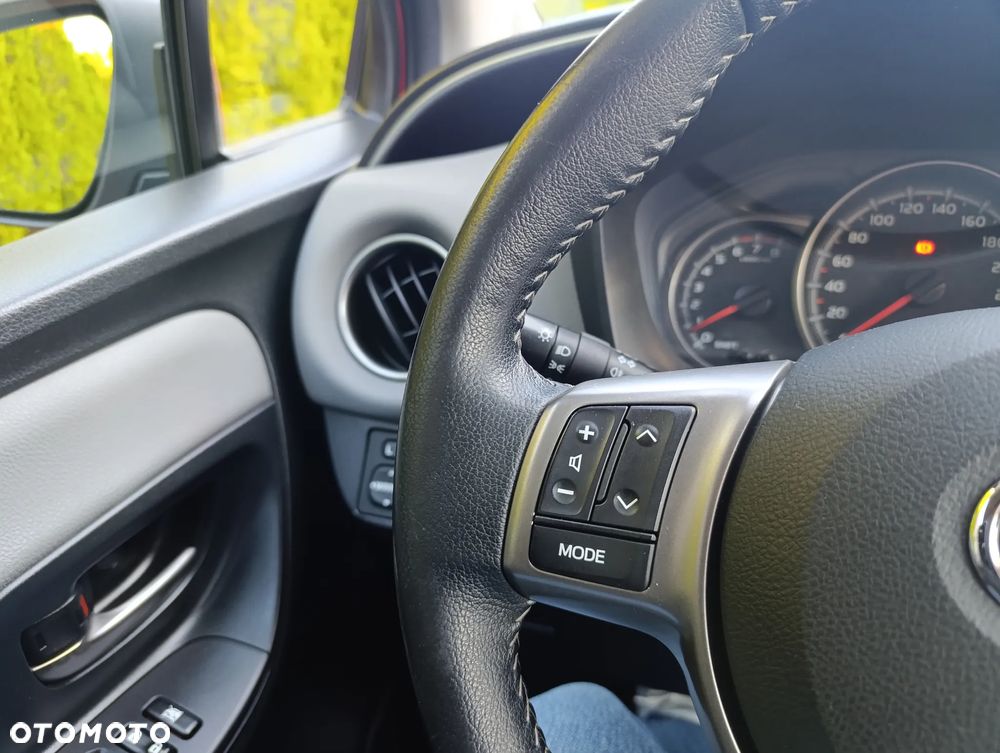 Toyota Yaris 1.33 Premium - 24