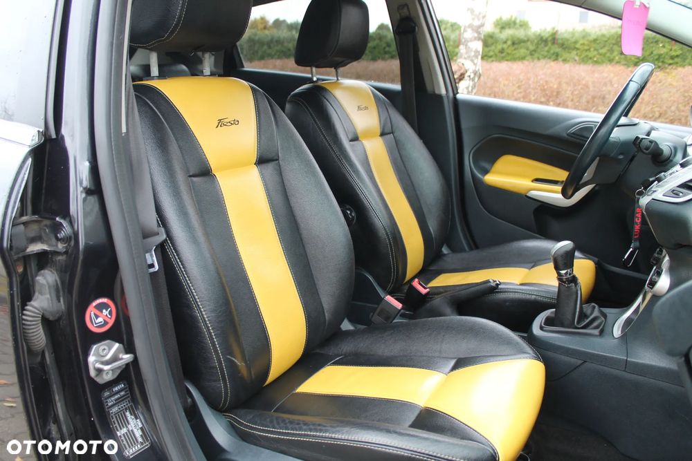 Ford Fiesta 1.6 TDCi DPF Titanium - 12
