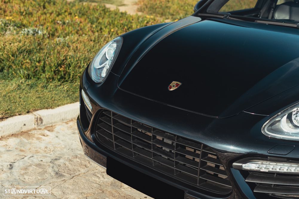 Porsche Cayenne Turbo - 4