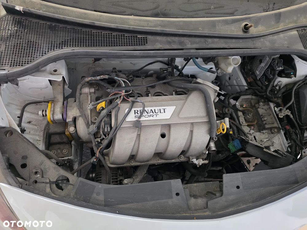 Renault Clio 2.0 16V Sport - 8