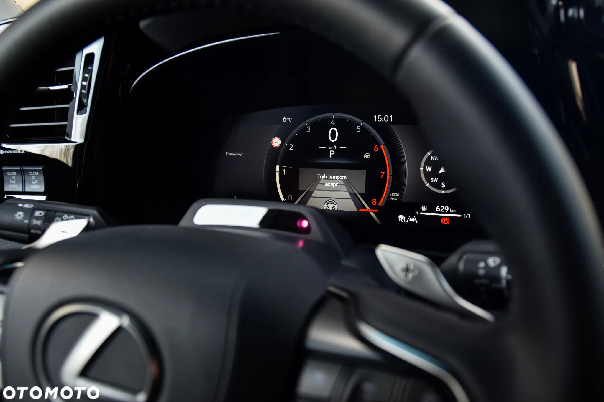 Lexus LM - 31