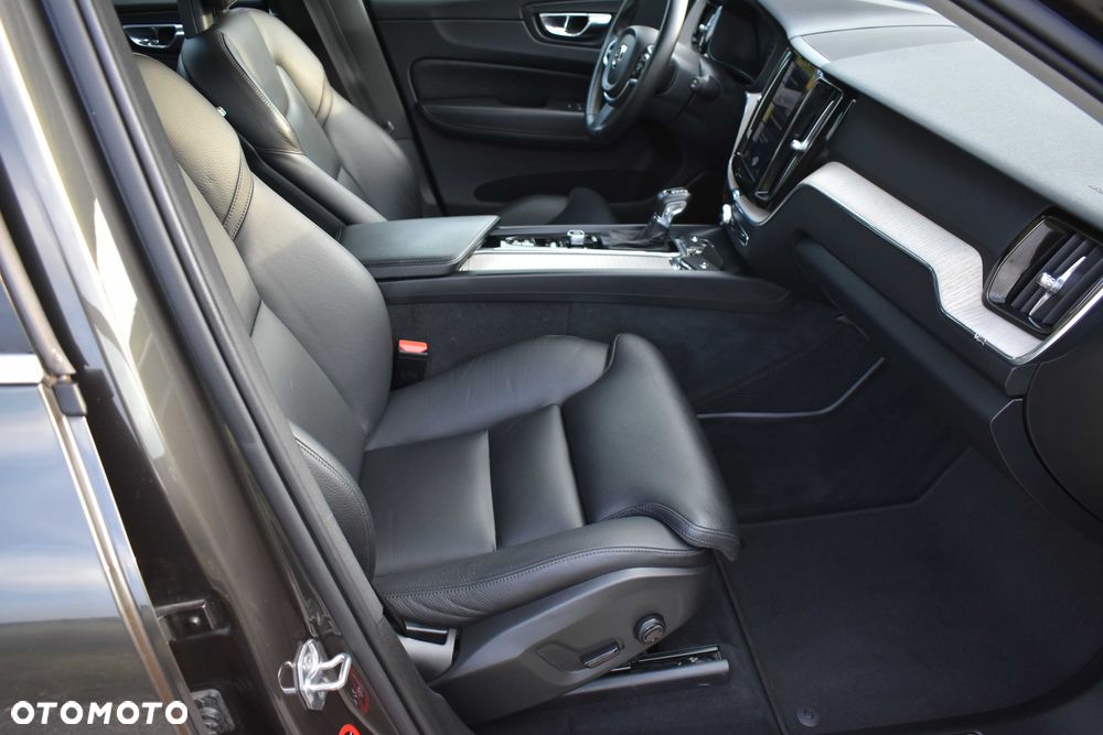 Volvo XC 60 - 8