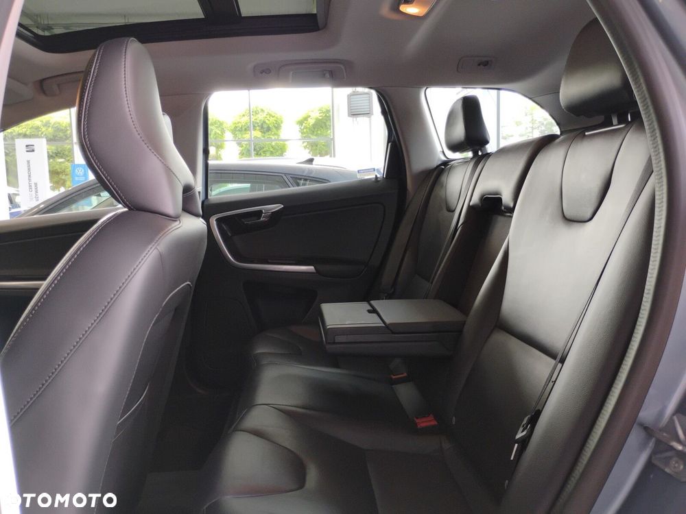 Volvo XC 60 - 25