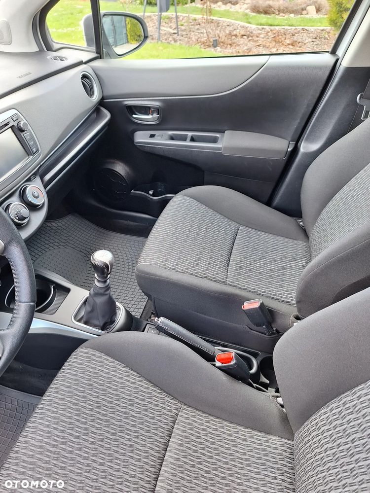 Toyota Yaris 1.4 D-4D Premium - 8
