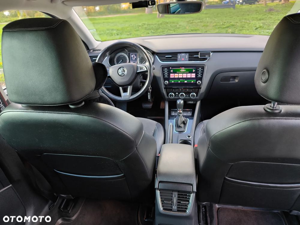 Skoda Octavia ver-combi-2-0-tdi-dsg-4x4-scout - 9