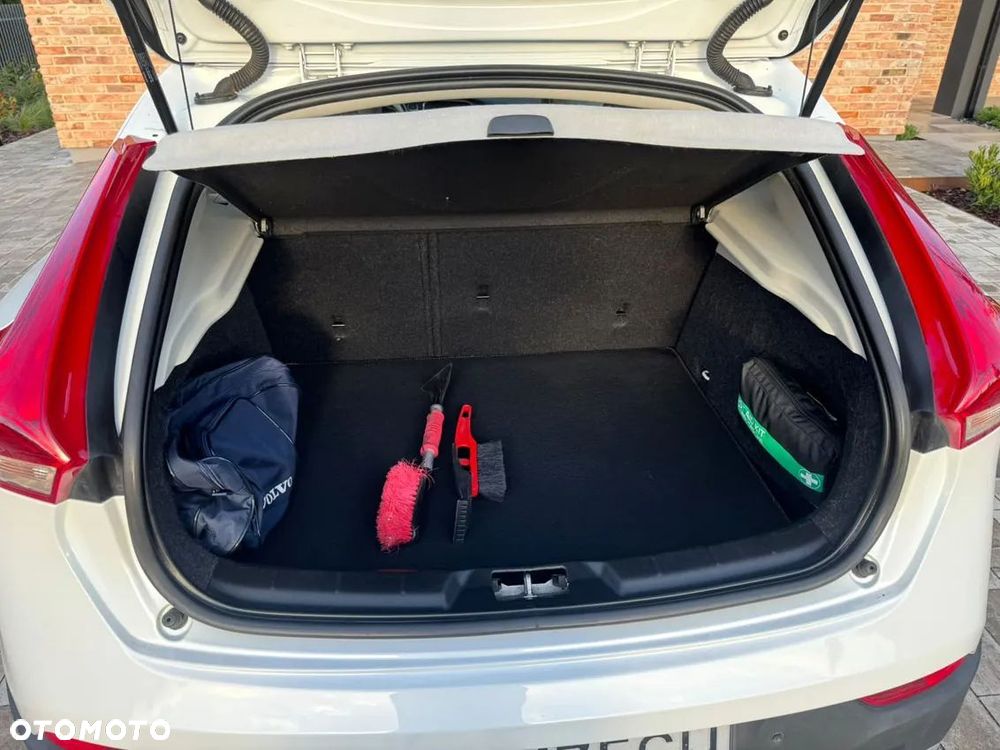Volvo V40 - 18