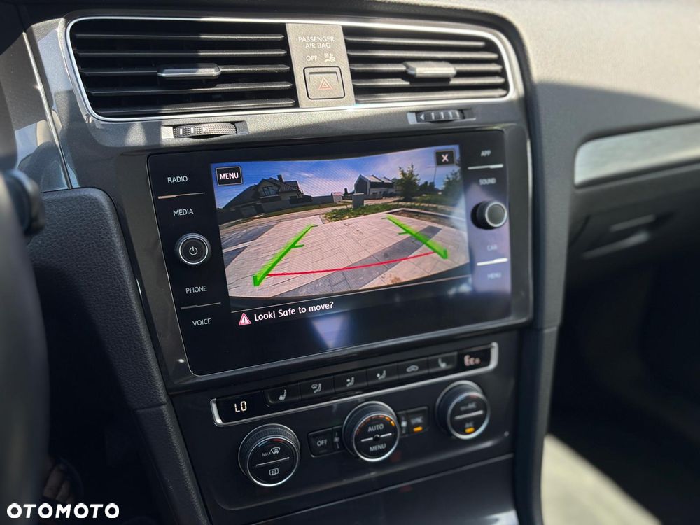 Volkswagen Golf e-Golf - 27