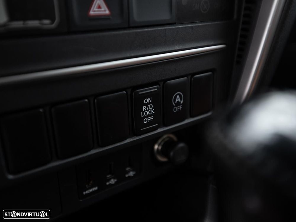 Mitsubishi L200 - 17