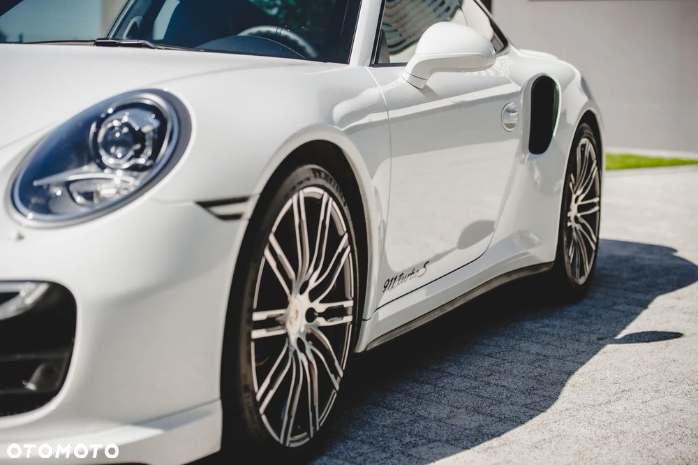 Porsche 911 Turbo - 11
