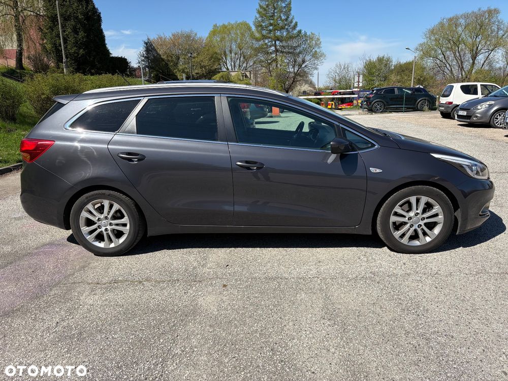 Kia Ceed 1.6 CRDi 128 Dream Team Edition - 3