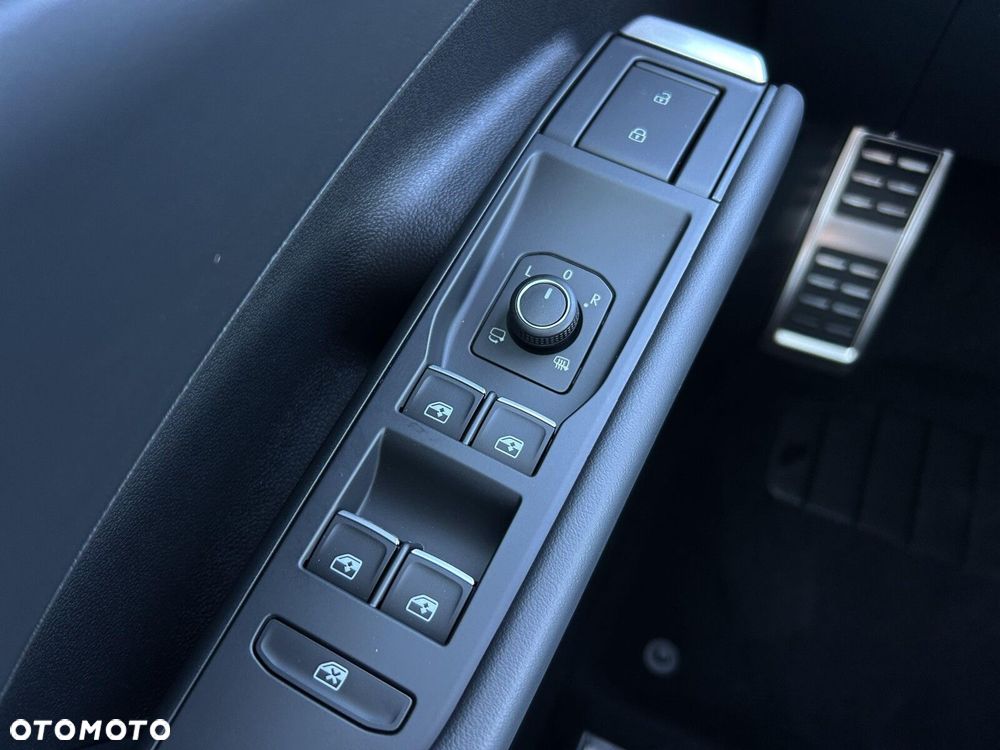 Volkswagen T-Roc 1.5 eTSI R-Line DSG - 26