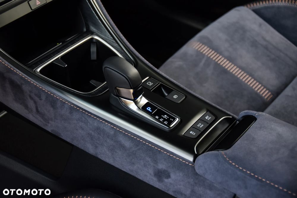 Lexus LBX 1.5 Hybrid Cool AWD - 16