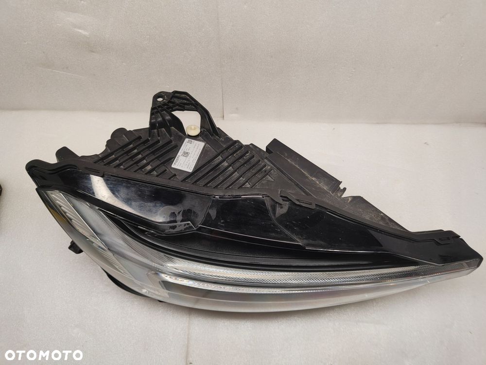 volvo xc60 ii mid led lift lampa prawy przód 32404710 - 8