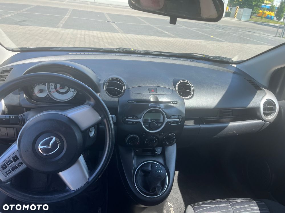 Mazda 2 - 11