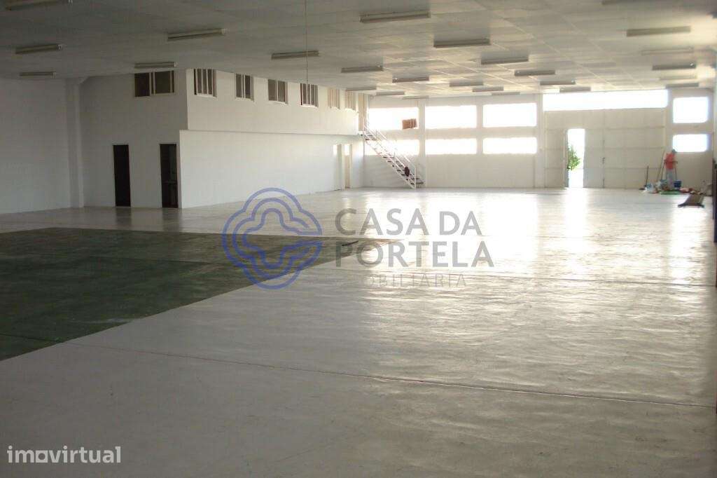 ARMAZÉM|1000 M2|ÁGUAS-SANTAS|MAIA COM LOGRADOURO - Grande imagem: 2/12